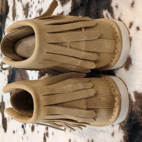 NWT Ariat Women's leather Chukka Tan Fringe Shoe size 10 B Med - Picture 4 of 11